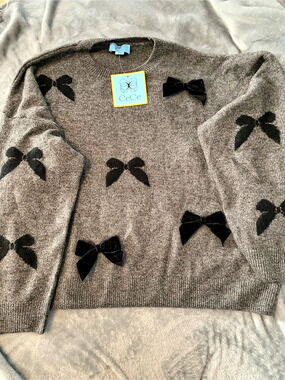 CeCe Bow Crewneck Sweater Gray & Black XL